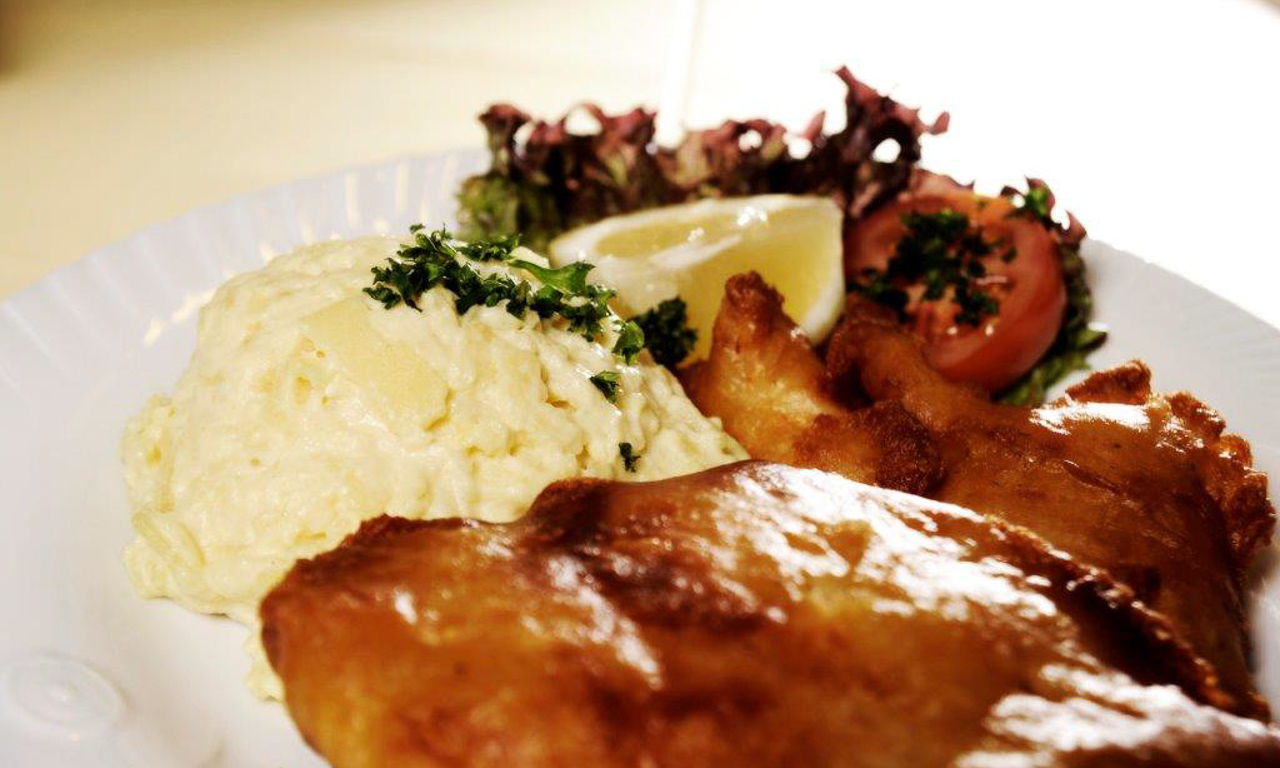 bielefelderfischgaststatte_gutscheinbox_2020-1-von-3 Bielefelder Fischgaststätte - Backfisch
