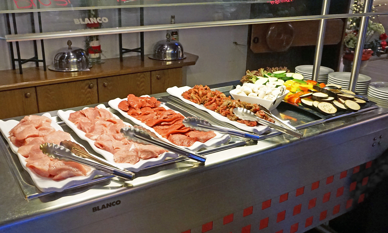 brennerhotel_gutscheinbox_2020-9-von-12 Buffet im Brenner Hotel